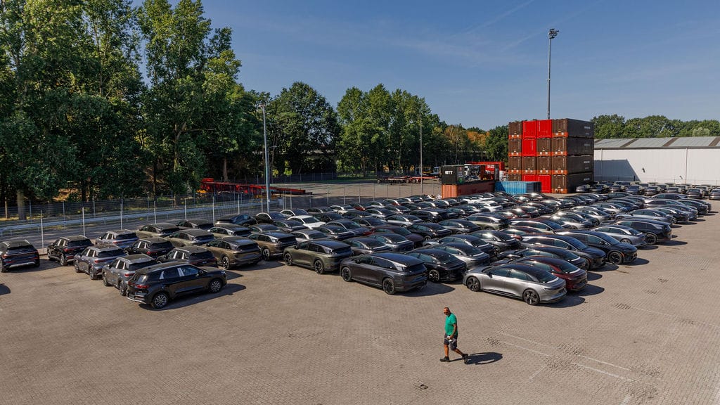 warehousing car transport